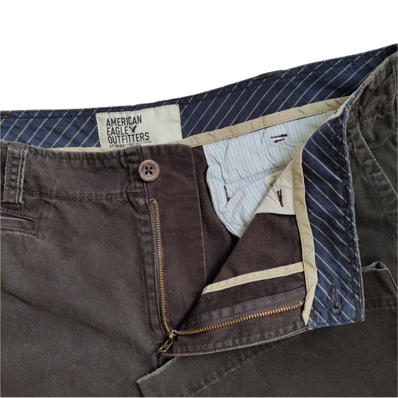 American Eagle Mens Size 42 Straight Leg Chino Khaki Work Pants Brown Distressed - Picture 3 of 10